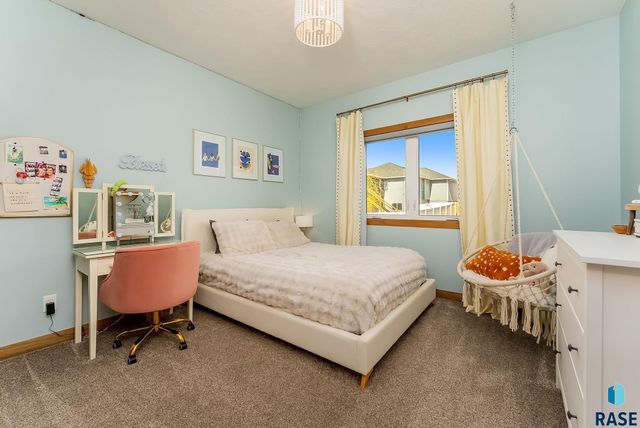 8204 E Wicker Ct Court, Sioux Falls, SD 57110