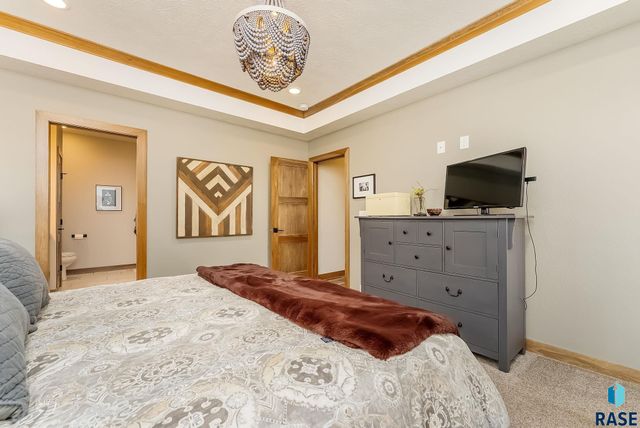 8204 E Wicker Ct Court, Sioux Falls, SD 57110