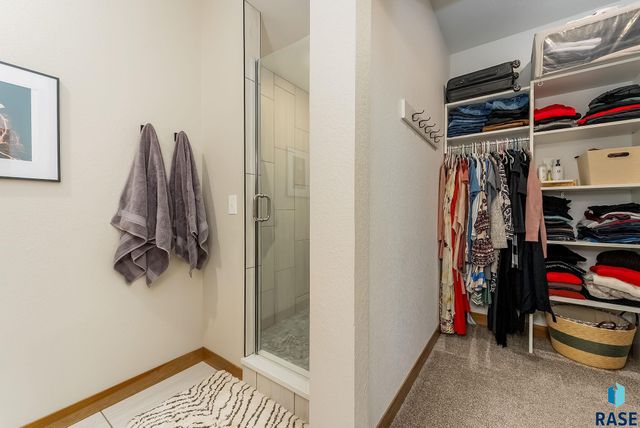 8204 E Wicker Ct Court, Sioux Falls, SD 57110