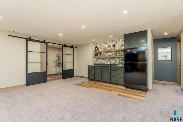 8204 E Wicker Ct Court, Sioux Falls, SD 57110