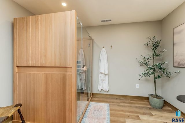 8204 E Wicker Ct Court, Sioux Falls, SD 57110