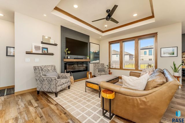 8204 E Wicker Ct Court, Sioux Falls, SD 57110