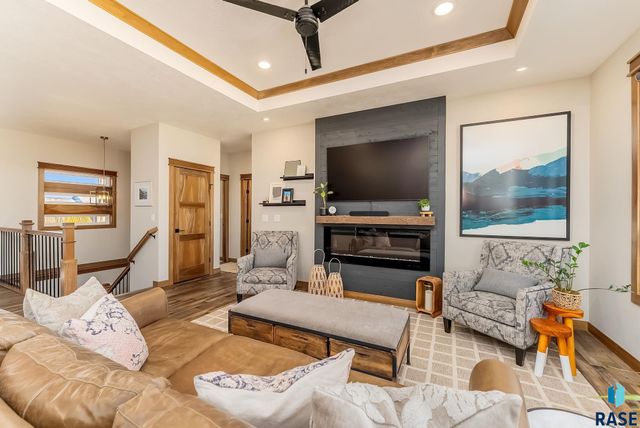 8204 E Wicker Ct Court, Sioux Falls, SD 57110