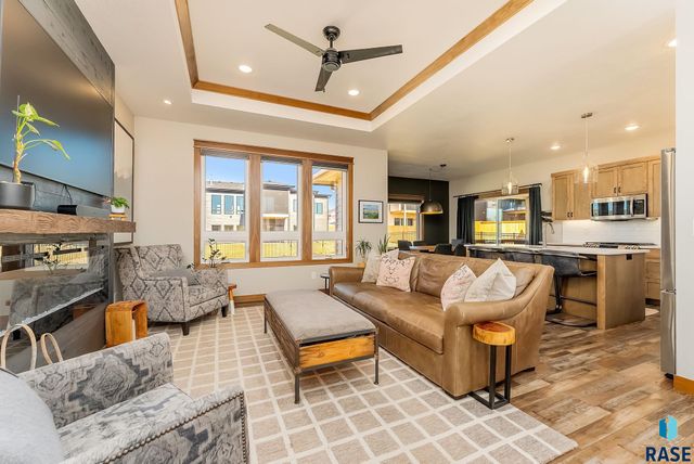 8204 E Wicker Ct Court, Sioux Falls, SD 57110