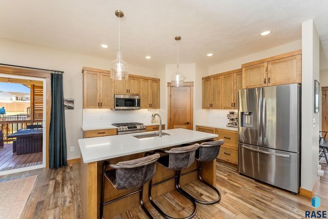 8204 E Wicker Ct Court, Sioux Falls, SD 57110