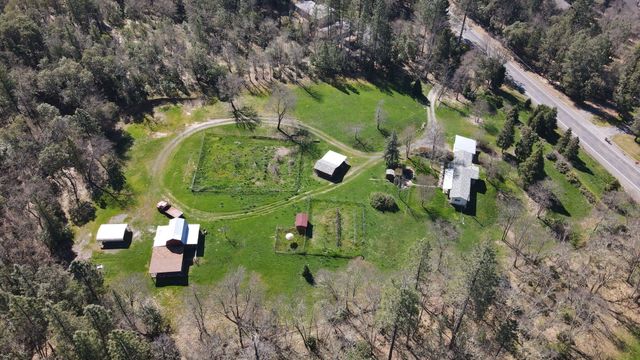 885 Plumtree Lane, Grants Pass, OR 97526