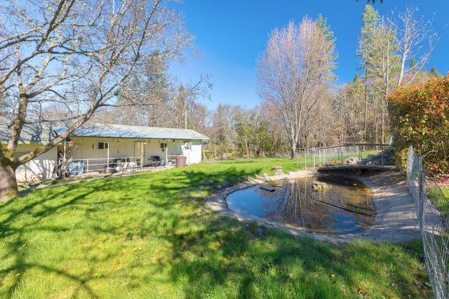 885 Plumtree Lane, Grants Pass, OR 97526