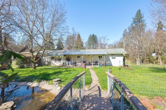 885 Plumtree Lane, Grants Pass, OR 97526