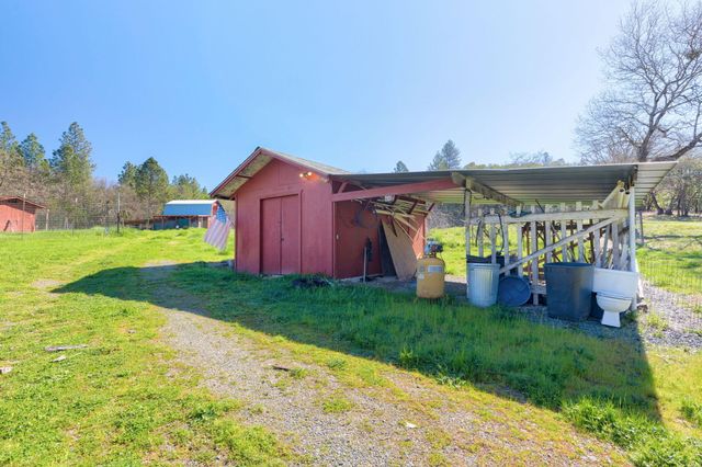 885 Plumtree Lane, Grants Pass, OR 97526