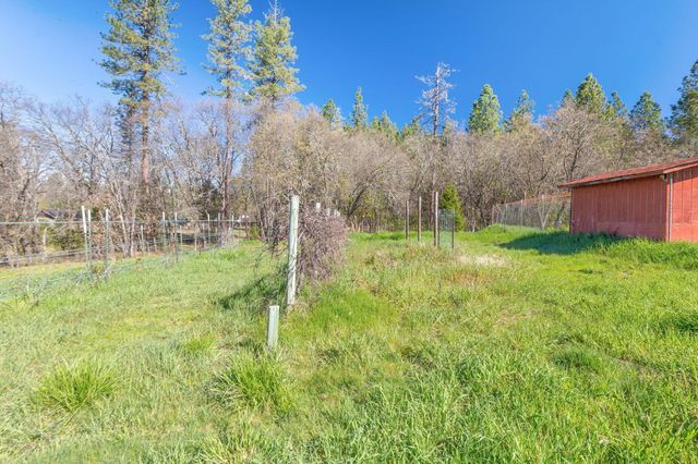 885 Plumtree Lane, Grants Pass, OR 97526