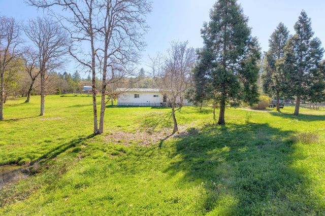 885 Plumtree Lane, Grants Pass, OR 97526
