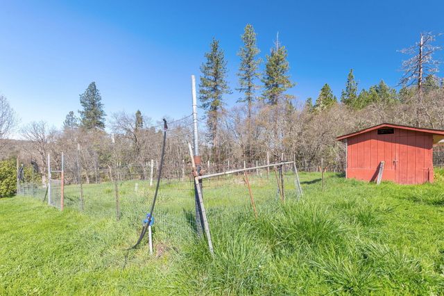 885 Plumtree Lane, Grants Pass, OR 97526