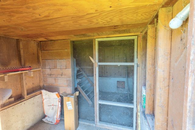 885 Plumtree Lane, Grants Pass, OR 97526