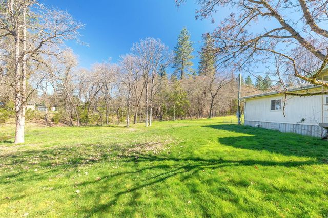 885 Plumtree Lane, Grants Pass, OR 97526