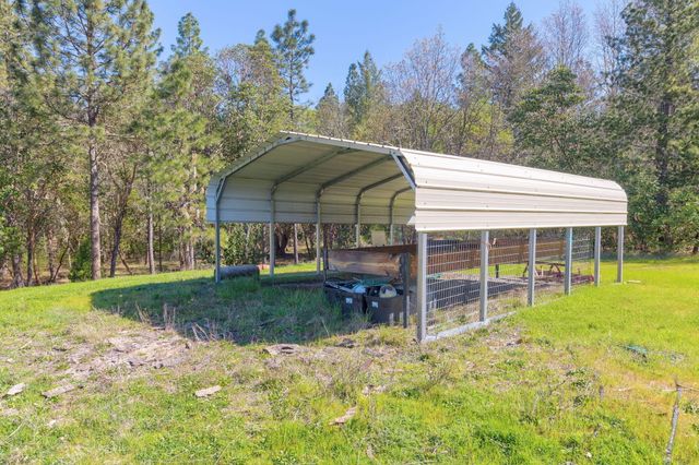 885 Plumtree Lane, Grants Pass, OR 97526