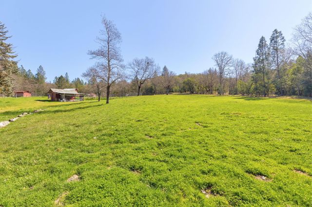 885 Plumtree Lane, Grants Pass, OR 97526