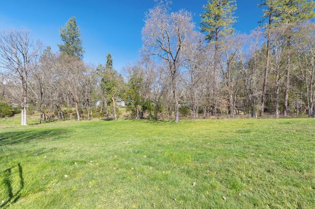 885 Plumtree Lane, Grants Pass, OR 97526