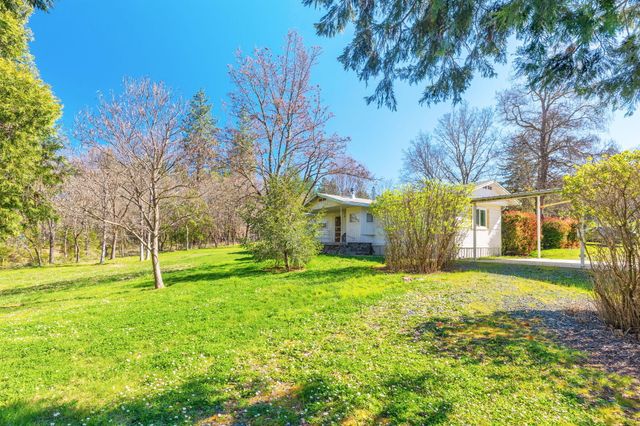 885 Plumtree Lane, Grants Pass, OR 97526