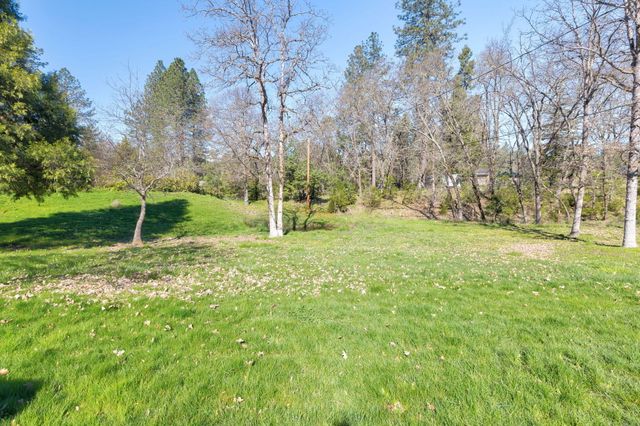 885 Plumtree Lane, Grants Pass, OR 97526