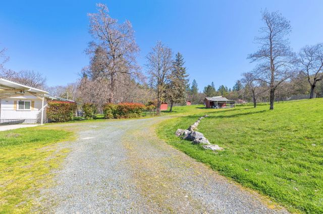 885 Plumtree Lane, Grants Pass, OR 97526