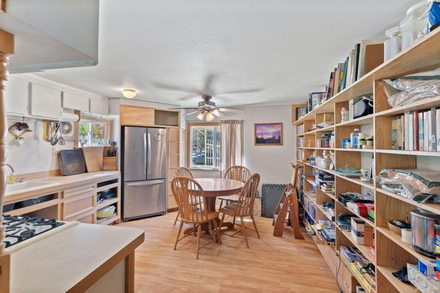 885 Plumtree Lane, Grants Pass, OR 97526