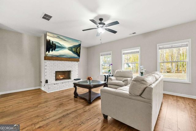 435 Paynes Lake Road, Carrollton, GA 30116