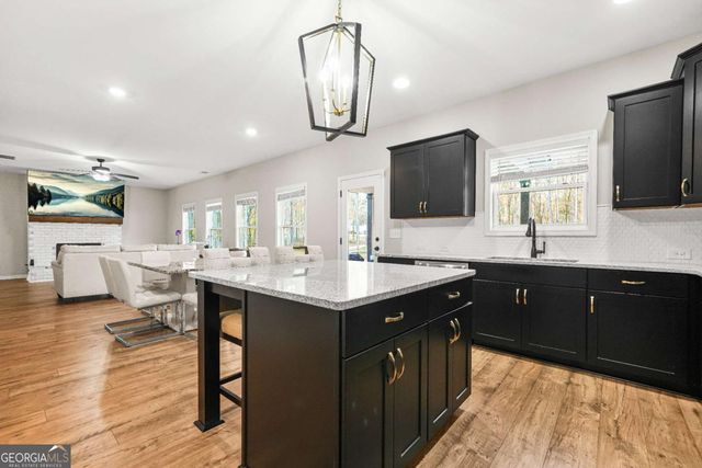 435 Paynes Lake Road, Carrollton, GA 30116