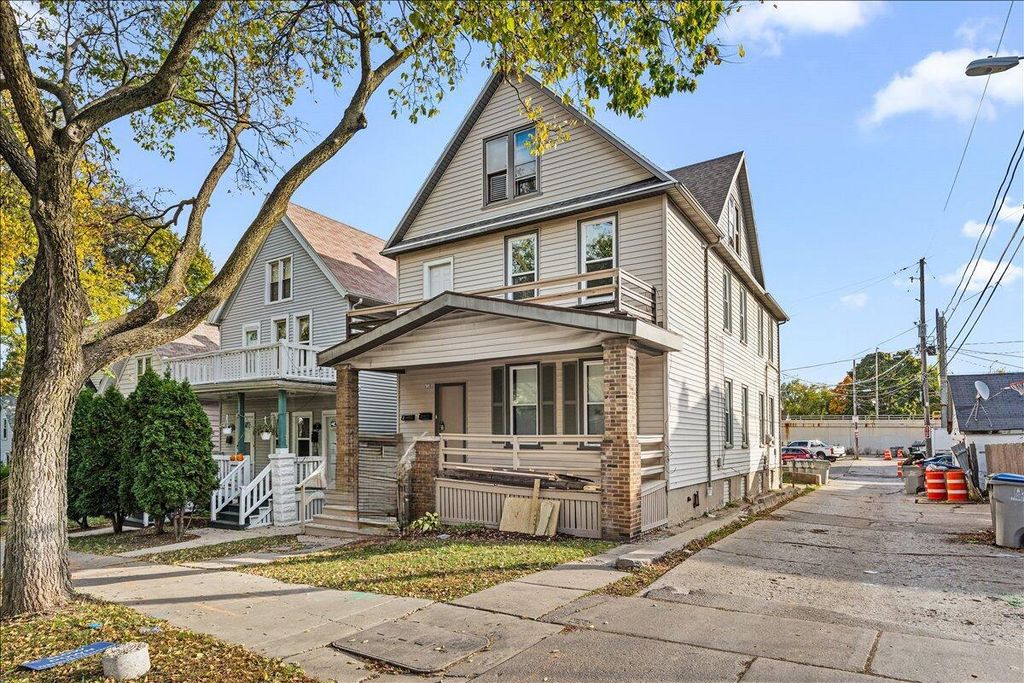 818 S 36th STREET, Milwaukee, WI 53215