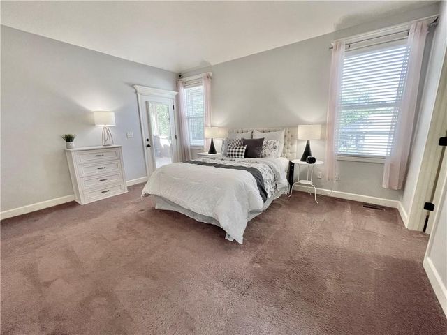 8636 N Utica Avenue, Kansas City, MO 64053