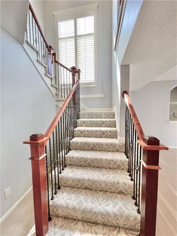 8636 N Utica Avenue, Kansas City, MO 64053