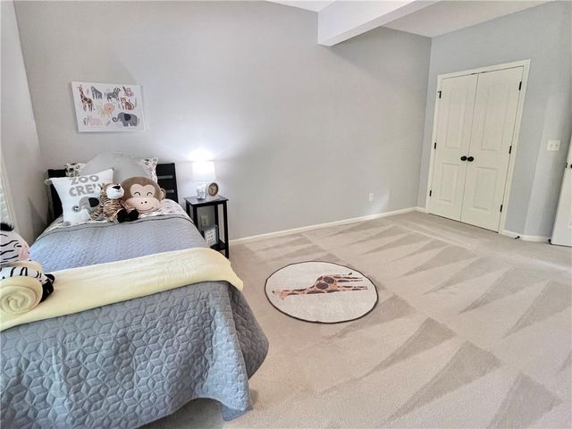 8636 N Utica Avenue, Kansas City, MO 64053