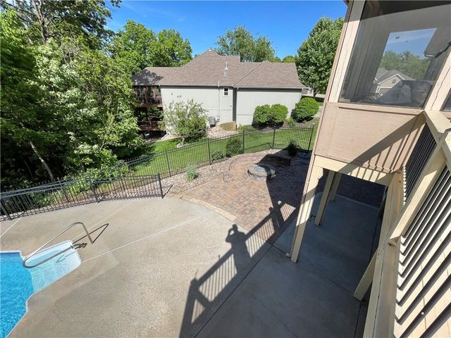 8636 N Utica Avenue, Kansas City, MO 64053