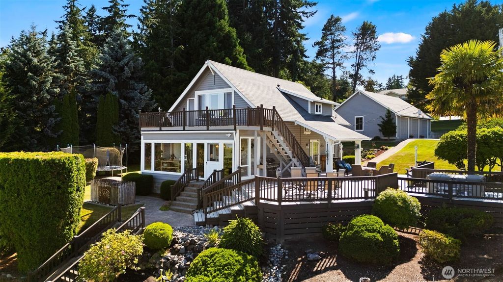903 11th Lane, Fox Island, WA 98333