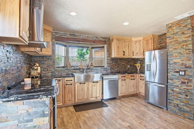 5200 Gratton Rd, Denair, CA 95316