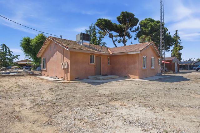 5200 Gratton Rd, Denair, CA 95316