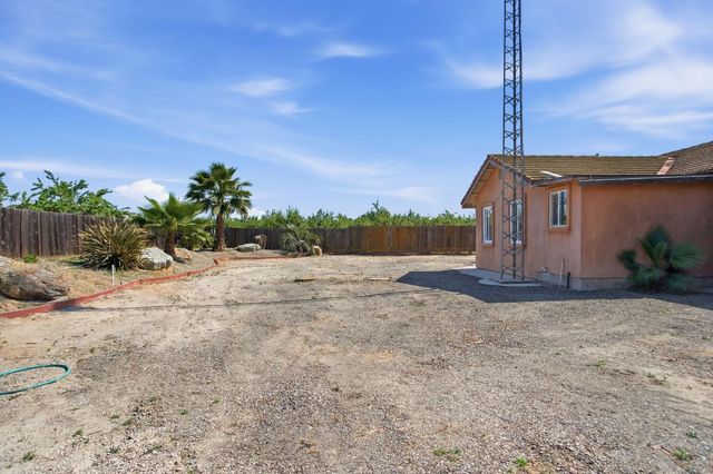 5200 Gratton Rd, Denair, CA 95316