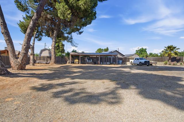 5200 Gratton Rd, Denair, CA 95316