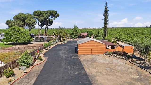 5200 Gratton Rd, Denair, CA 95316