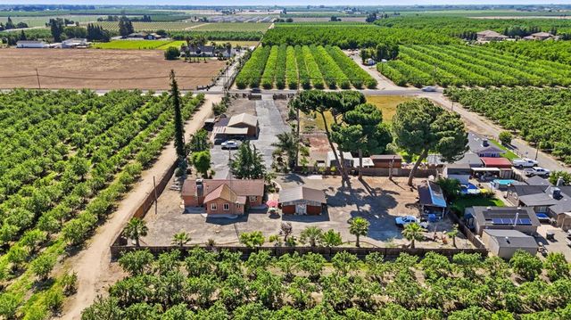 5200 Gratton Rd, Denair, CA 95316