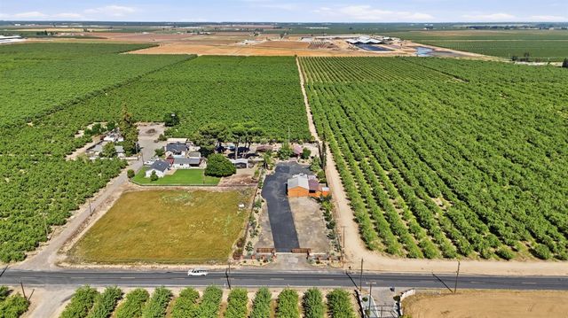 5200 Gratton Rd, Denair, CA 95316