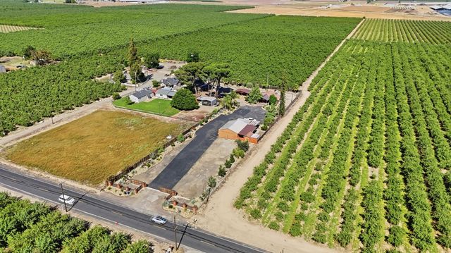 5200 Gratton Rd, Denair, CA 95316