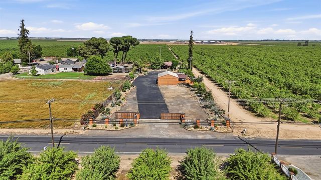 5200 Gratton Rd, Denair, CA 95316