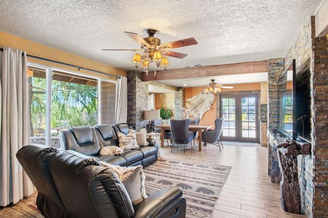 5200 Gratton Rd, Denair, CA 95316