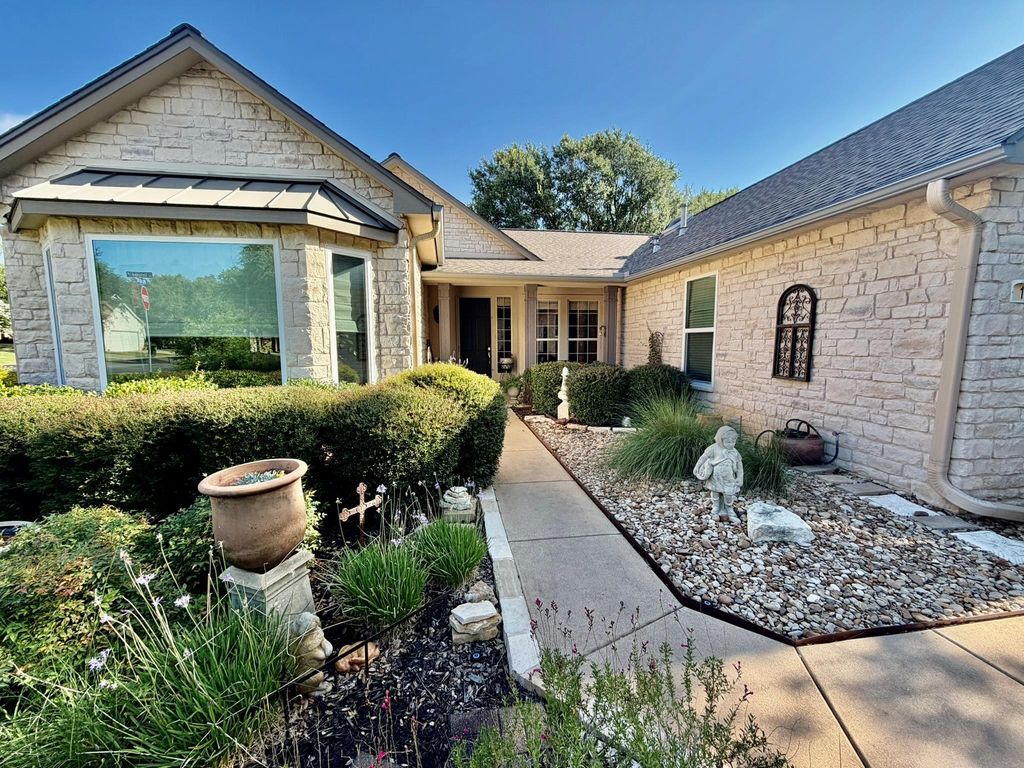 100 Enchanted DR, Georgetown, TX 78633