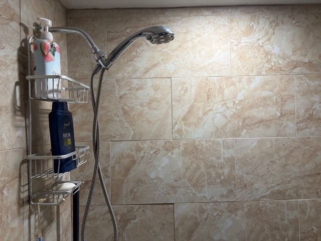 8053 W Churchill Avenue, Niles, IL 60714