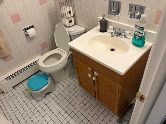 8053 W Churchill Avenue, Niles, IL 60714