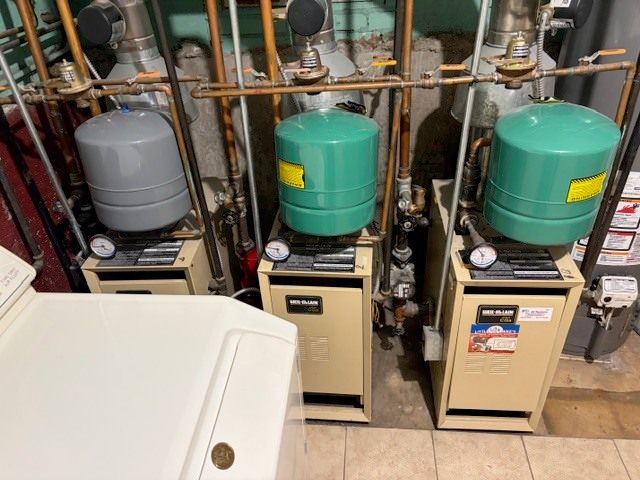 8053 W Churchill Avenue, Niles, IL 60714