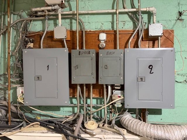 8053 W Churchill Avenue, Niles, IL 60714