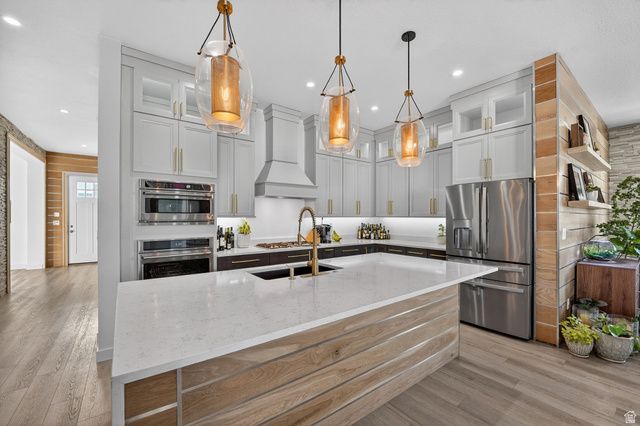 6942 W DOCKSIDER DR, South Jordan, UT 84009