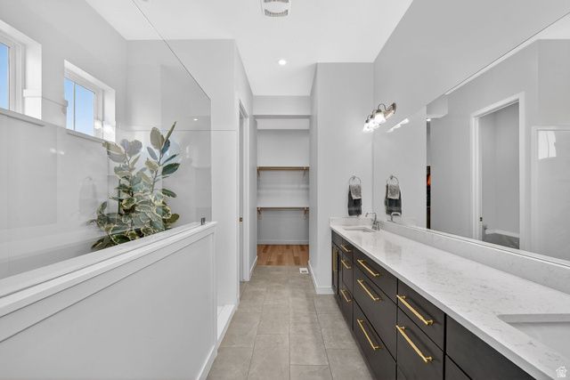 6942 W DOCKSIDER DR, South Jordan, UT 84009